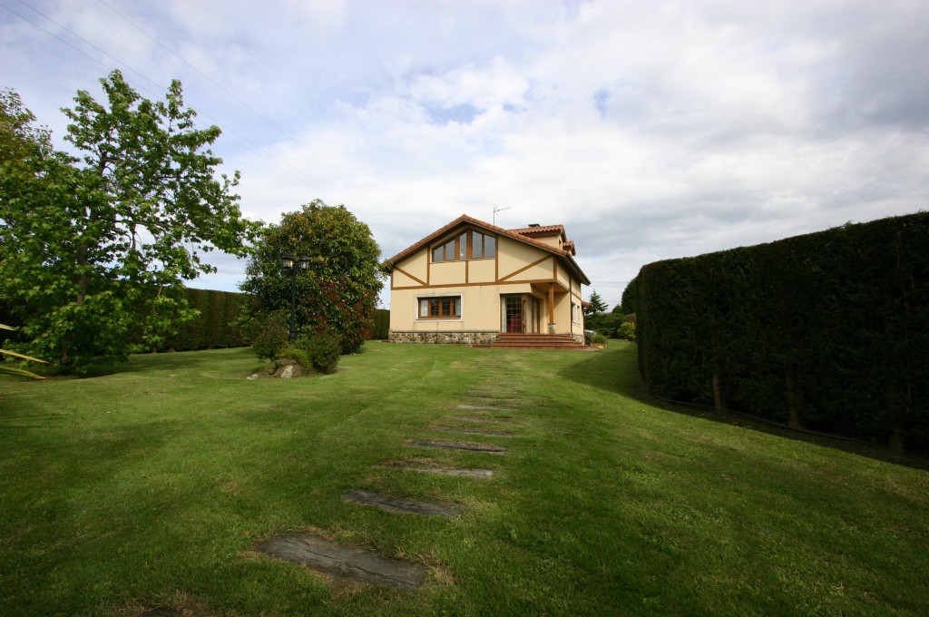 Chalet en Quintes en Gijón